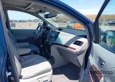 2011 Toyota Sienna Limited V6 from USA, damaged, VIN 5TDYK3DC5BS038262